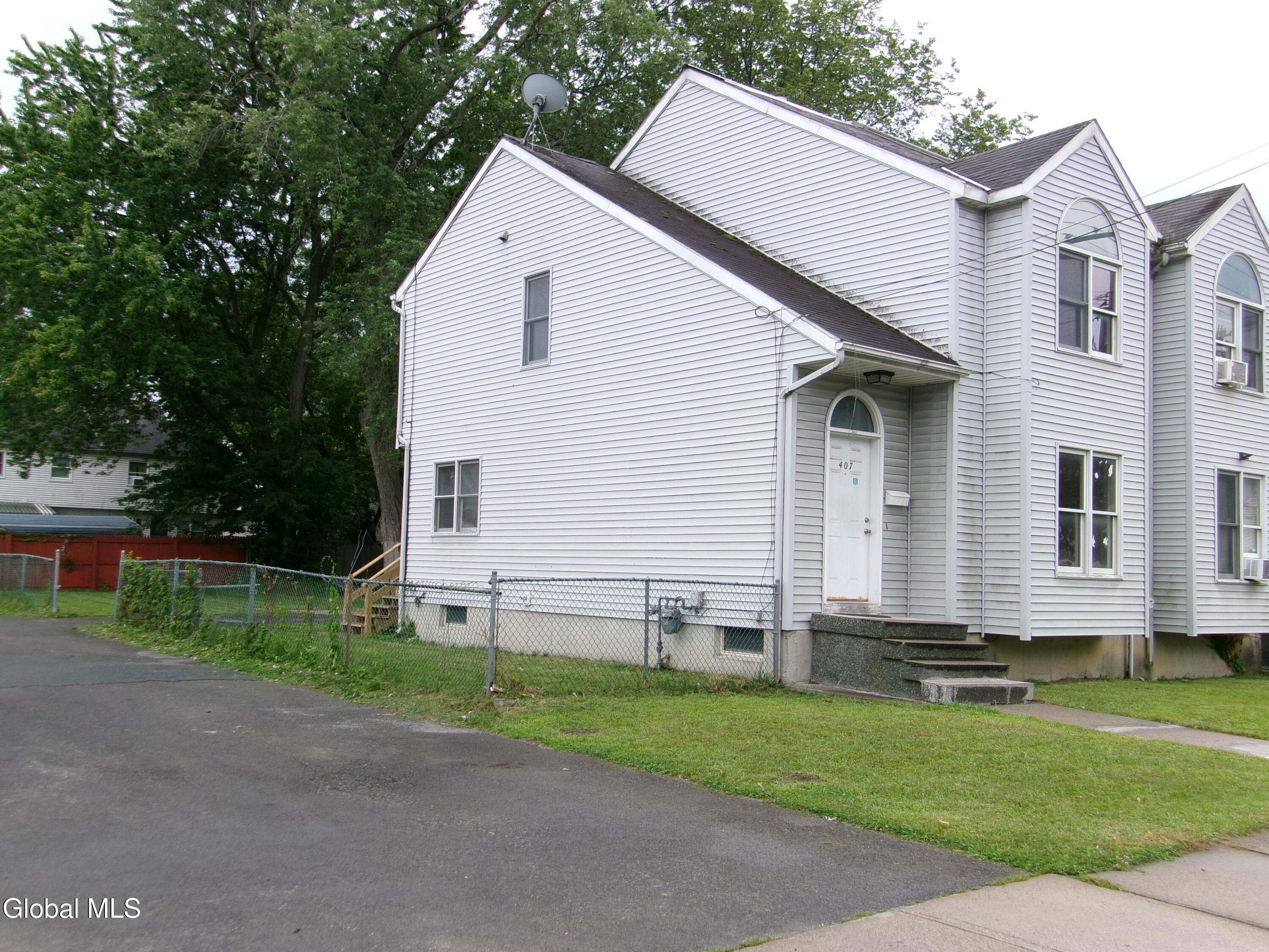 407 Paige Street Schenectady NY 12307
