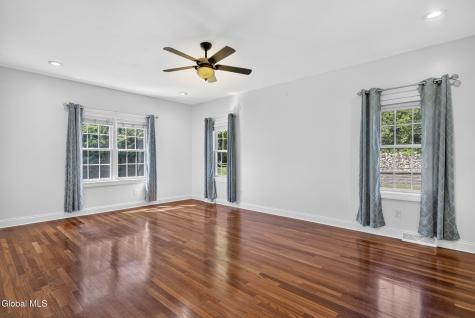 5 Normandy Square Guilderland NY 12009