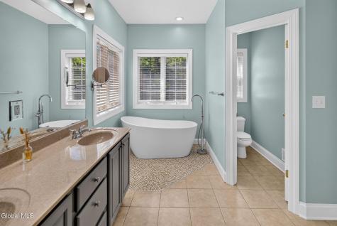 5 Normandy Square Guilderland NY 12009