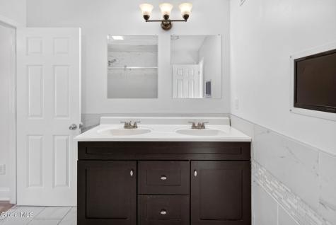 5 Normandy Square Guilderland NY 12009