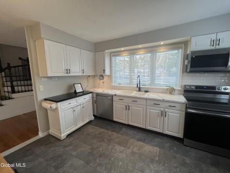 4 Sitzmark Lane Rensselaer NY 12144