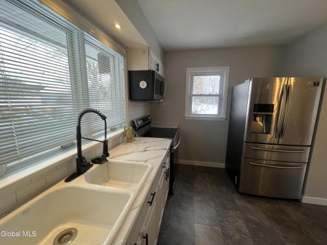 4 Sitzmark Lane Rensselaer NY 12144