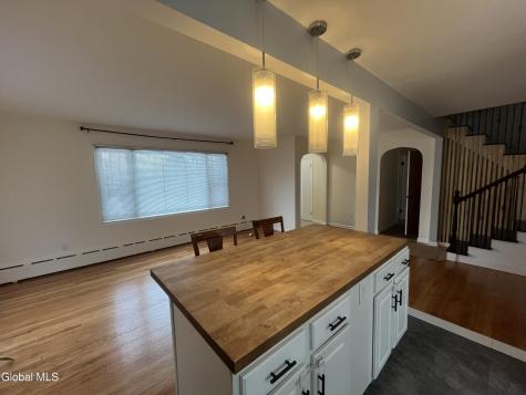 4 Sitzmark Lane Rensselaer NY 12144