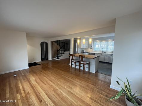 4 Sitzmark Lane Rensselaer NY 12144