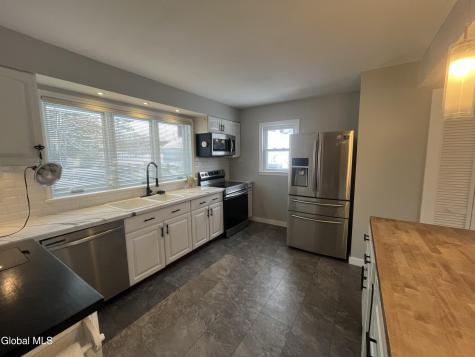 4 Sitzmark Lane Rensselaer NY 12144