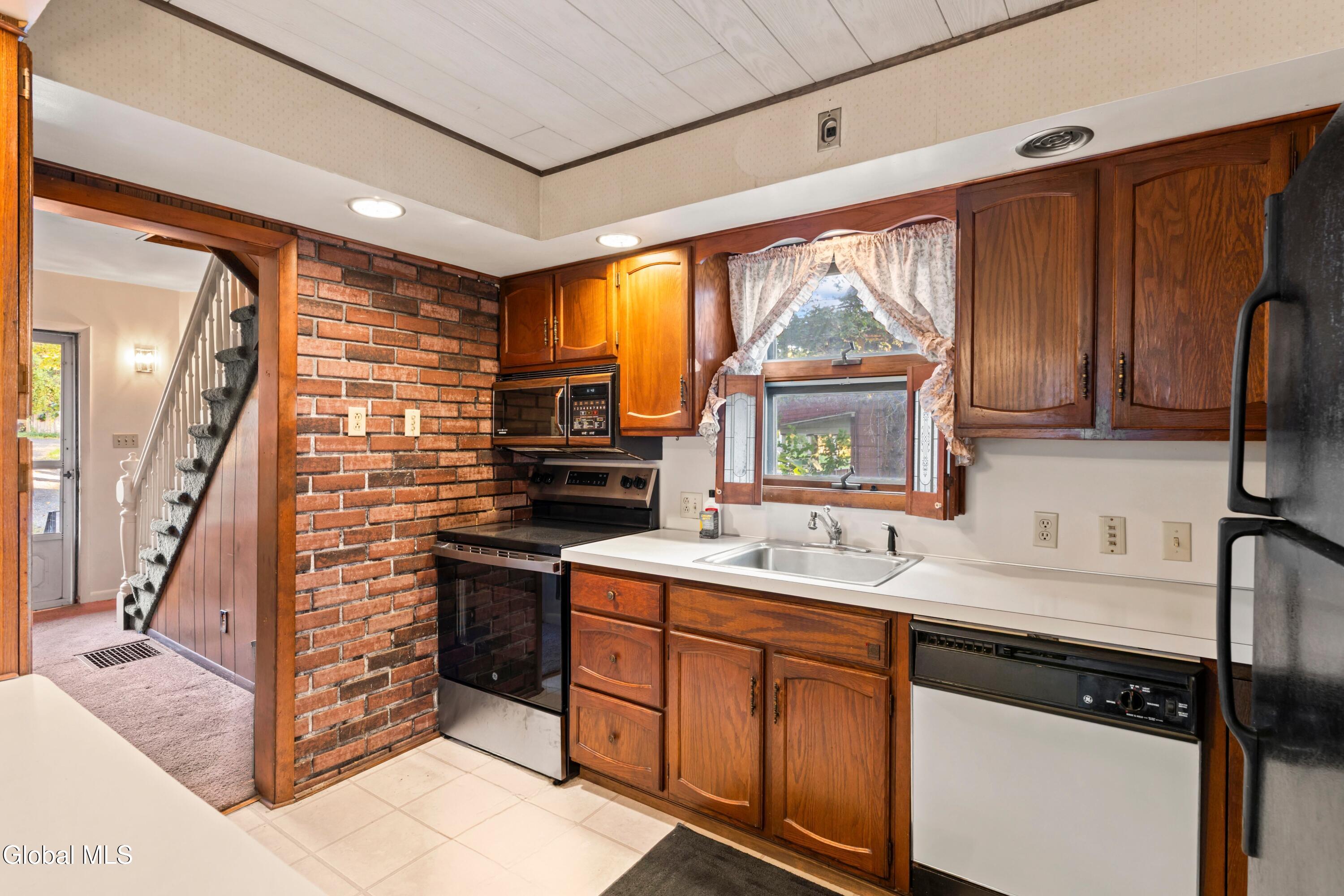 1925 Avenue B Schenectady NY 12308