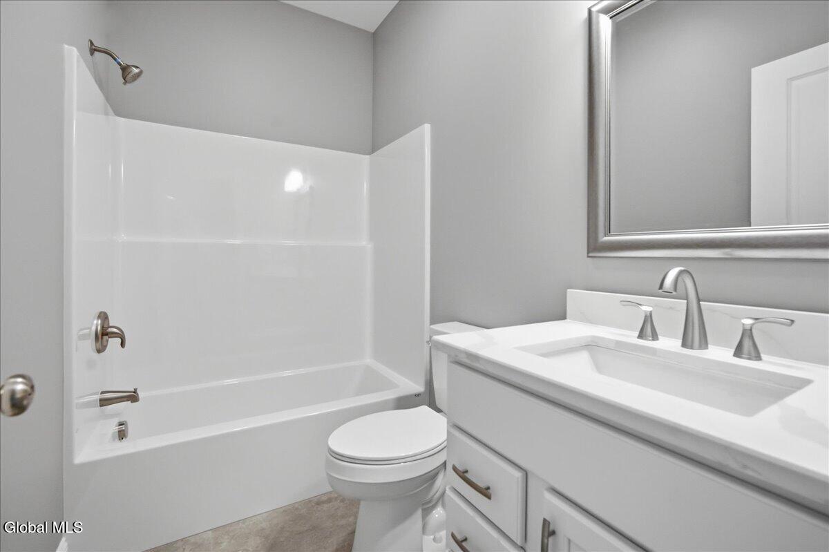 18 Wolfe Road Queensbury NY 12804