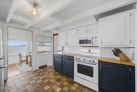18 Shore Avenue Saratoga Springs NY 12866