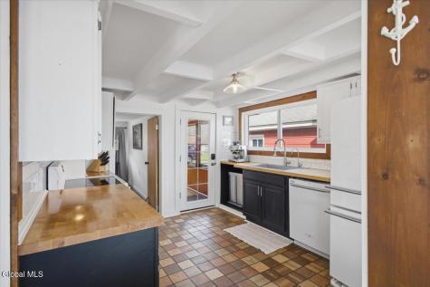 18 Shore Avenue Saratoga Springs NY 12866