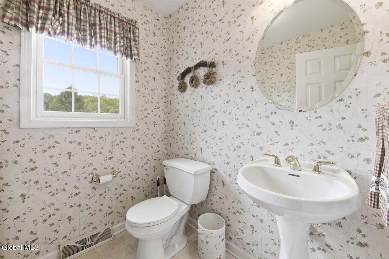 43 Huntswood Lane East Greenbush NY 12061