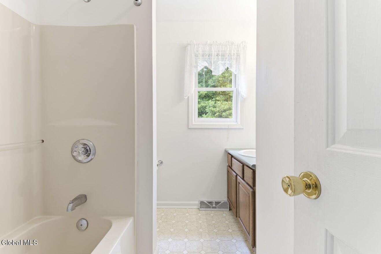 43 Huntswood Lane East Greenbush NY 12061