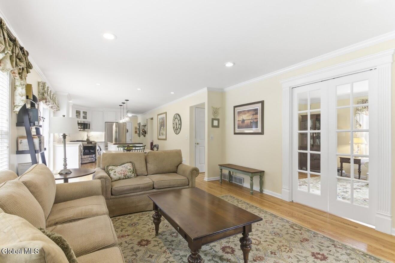 43 Huntswood Lane East Greenbush NY 12061