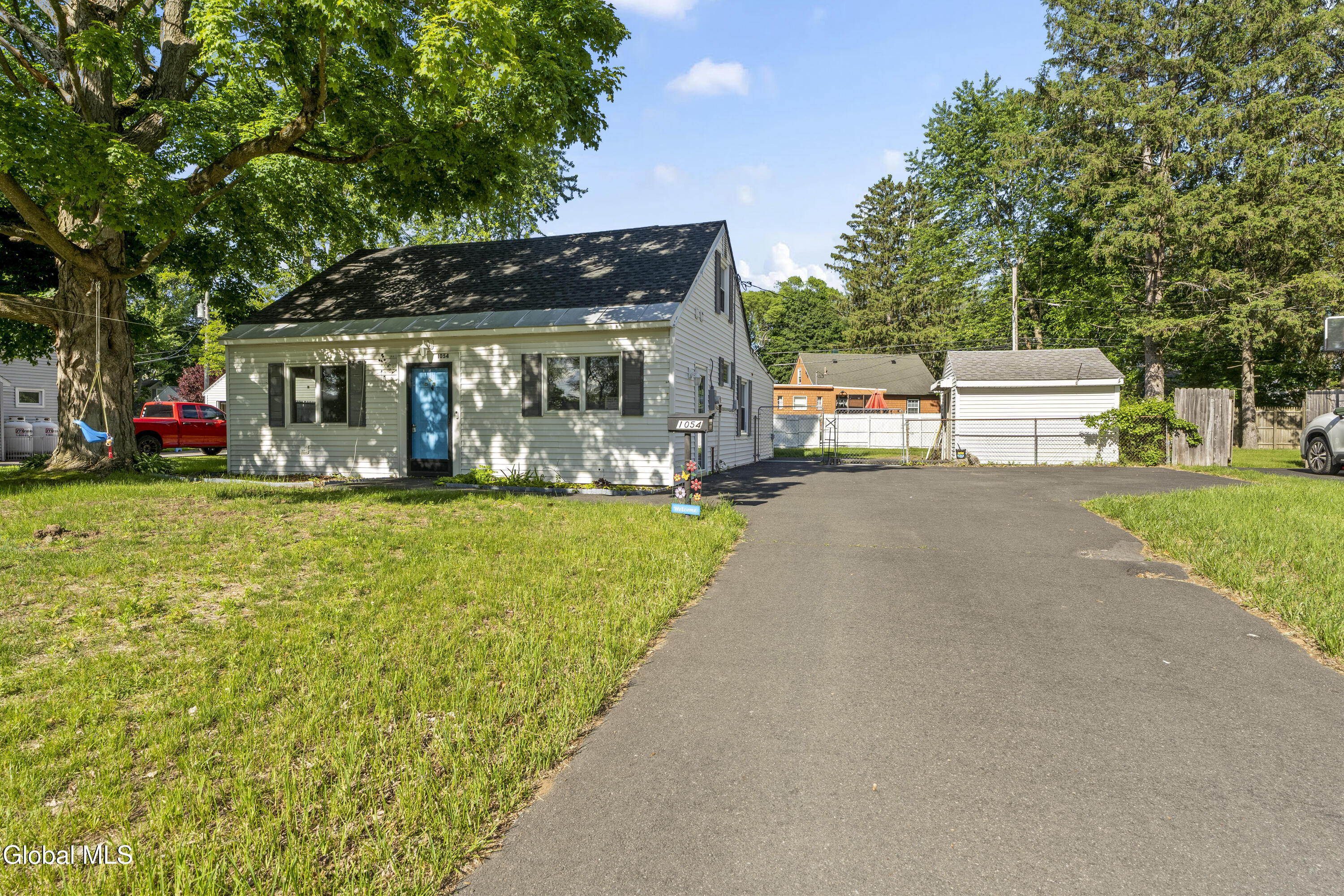 1054 Outer Drive Schenectady NY 12303