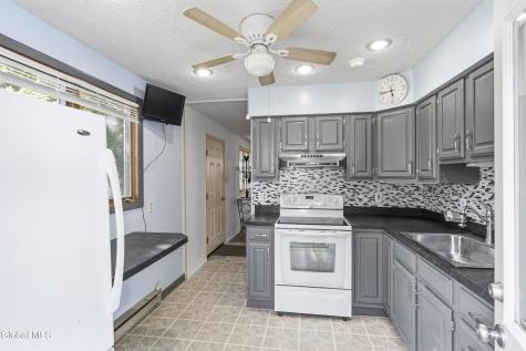 1054 Outer Drive Schenectady NY 12303