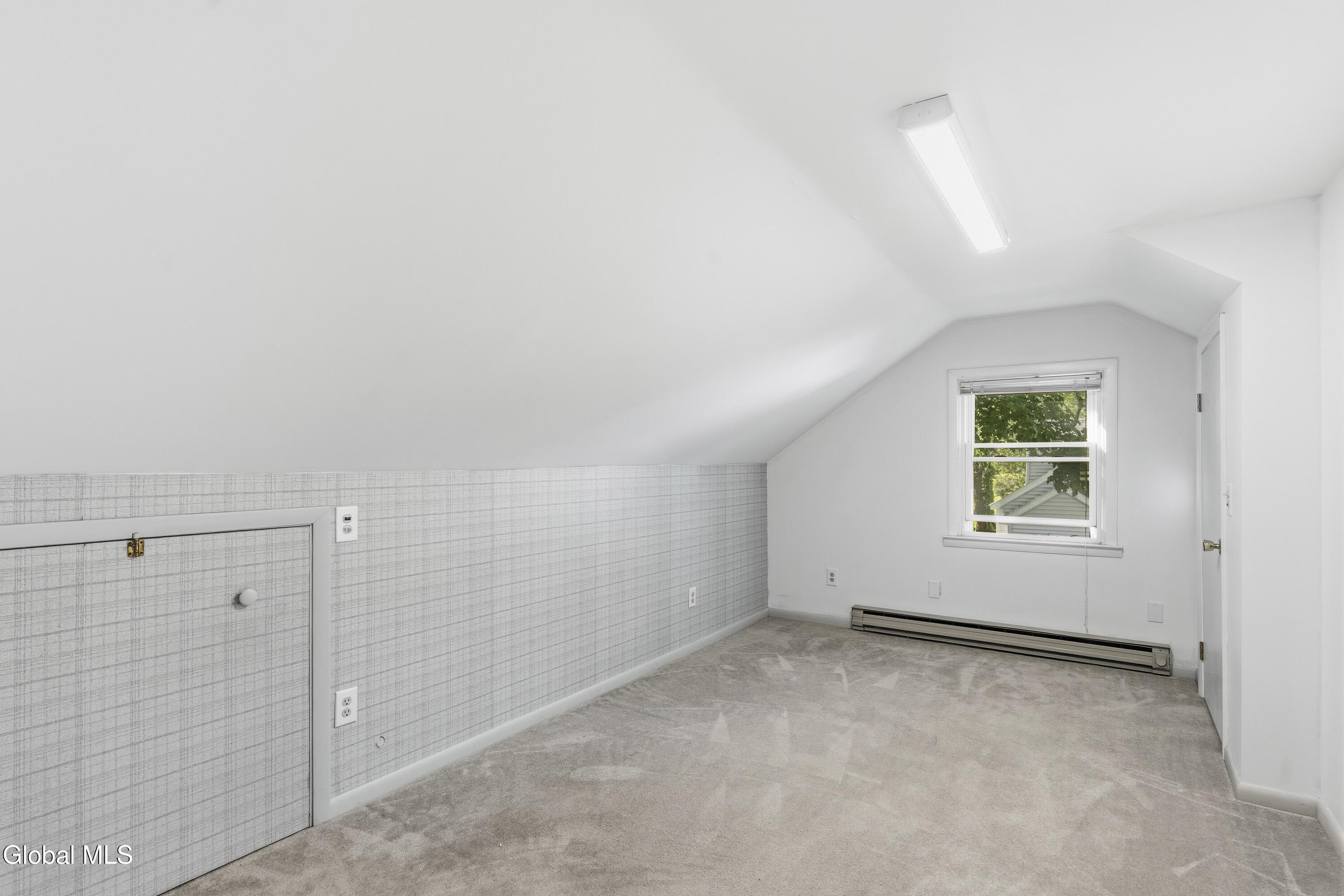 1054 Outer Drive Schenectady NY 12303