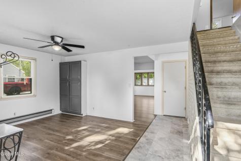 1054 Outer Drive Schenectady NY 12303