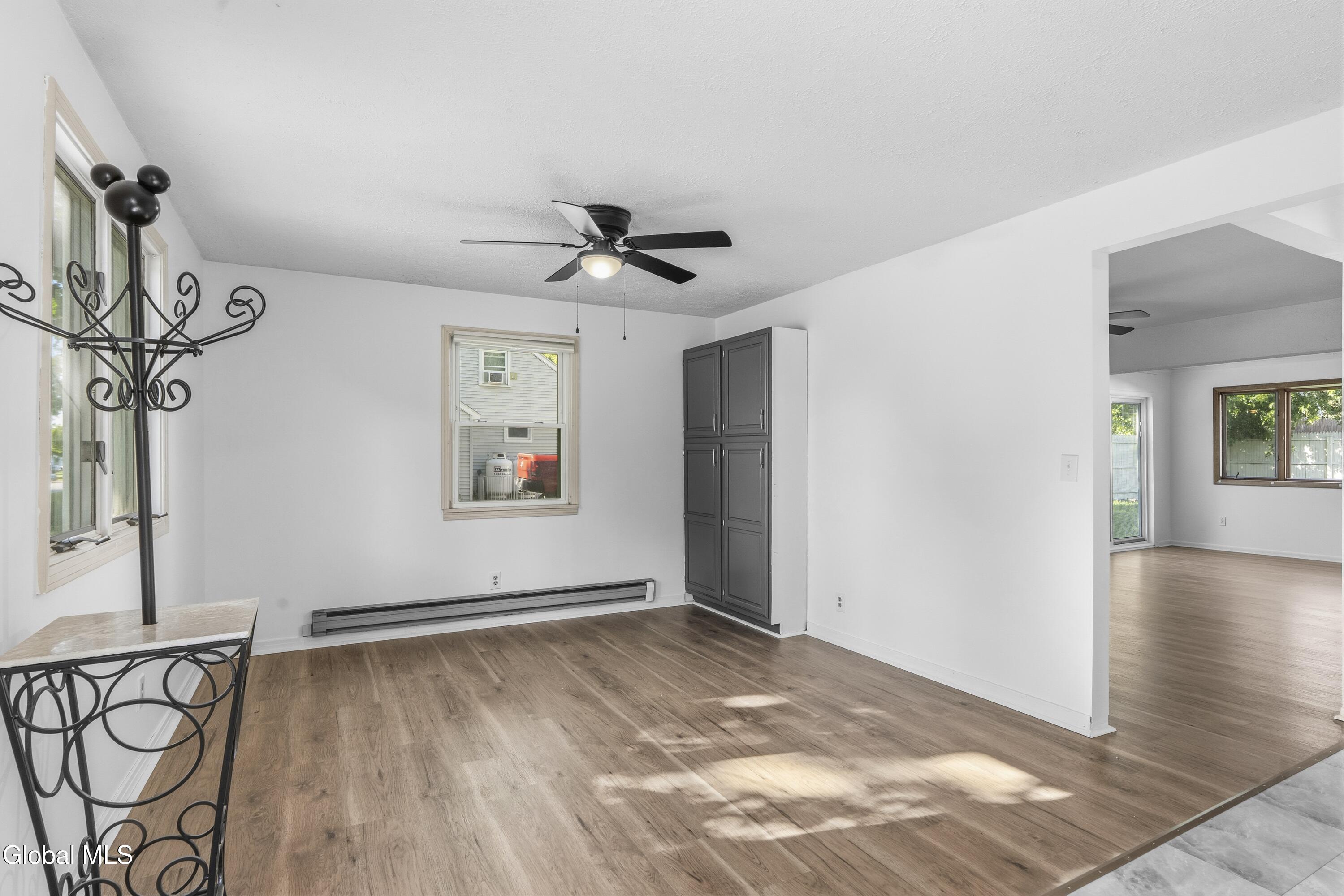1054 Outer Drive Schenectady NY 12303