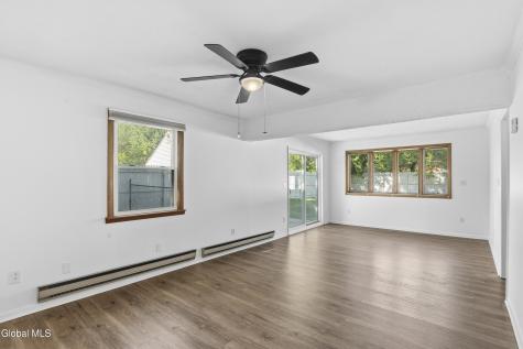 1054 Outer Drive Schenectady NY 12303