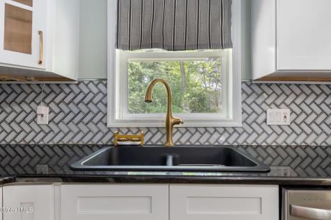 102 Evans Road Schenectady NY 12306