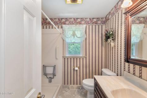 102 Evans Road Schenectady NY 12306