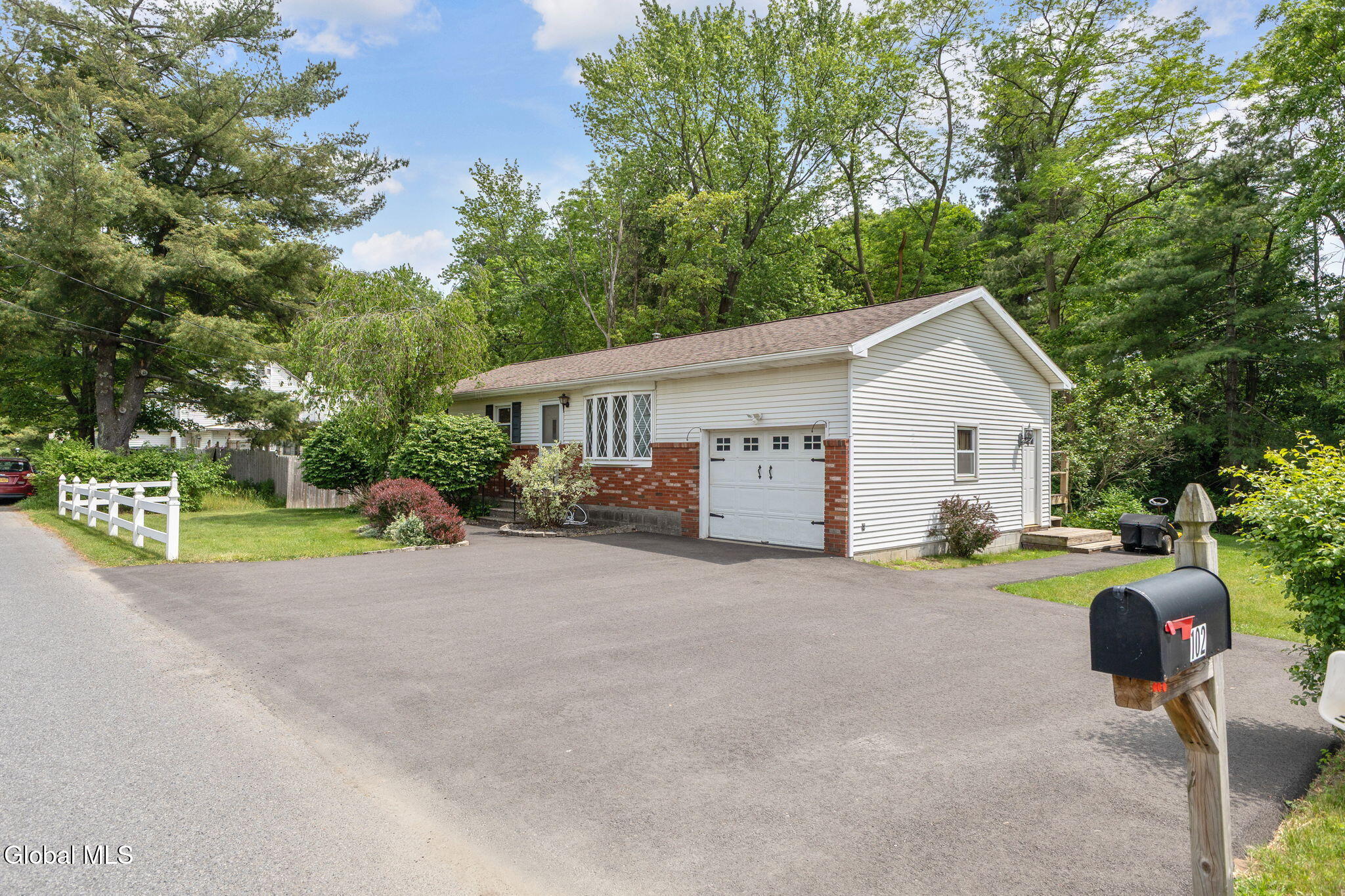 102 Evans Road Schenectady NY 12306