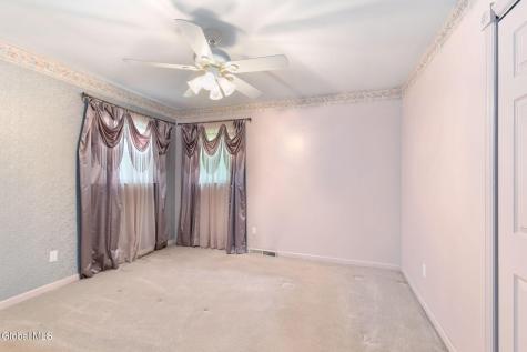 102 Evans Road Schenectady NY 12306