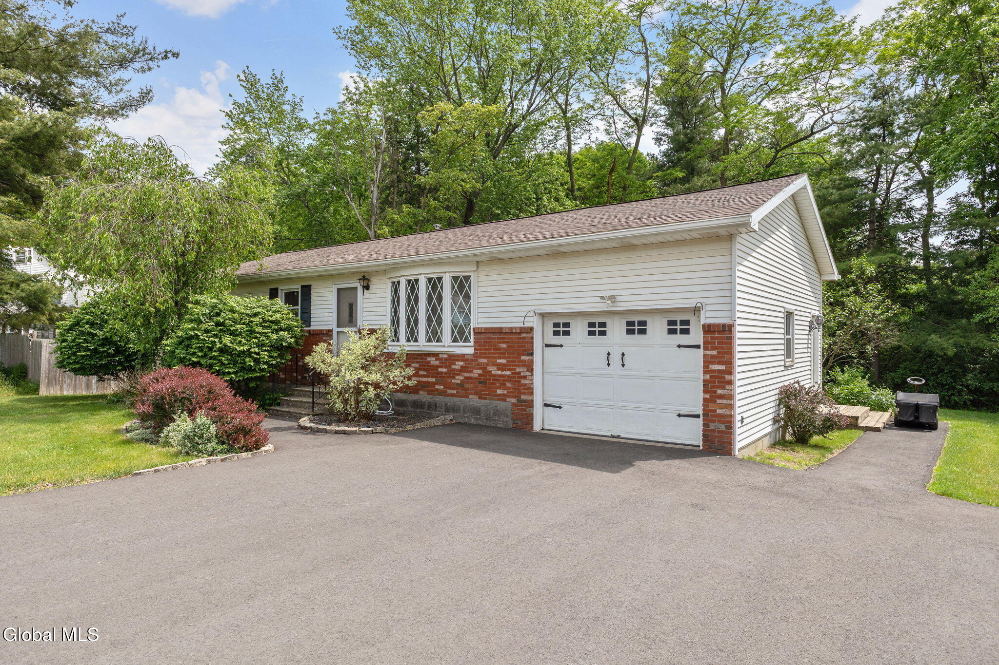 102 Evans Road Schenectady NY 12306