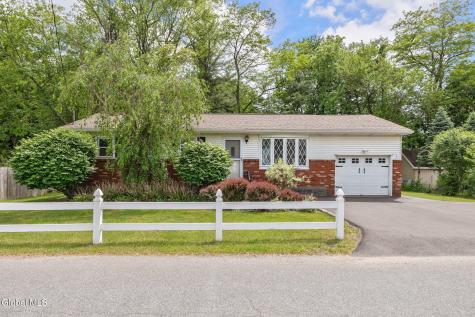 102 Evans Road Schenectady NY 12306