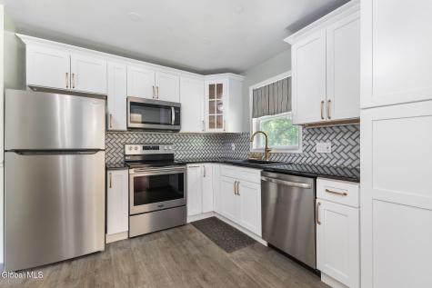 102 Evans Road Schenectady NY 12306