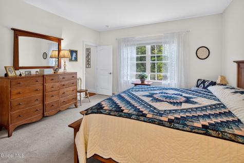58 Lakepointe Way Saratoga Springs NY 12866