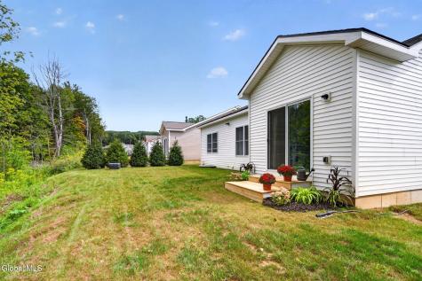 58 Lakepointe Way Saratoga Springs NY 12866