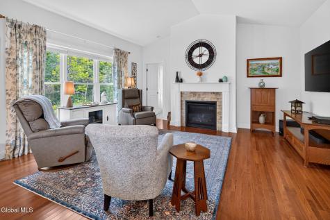 58 Lakepointe Way Saratoga Springs NY 12866