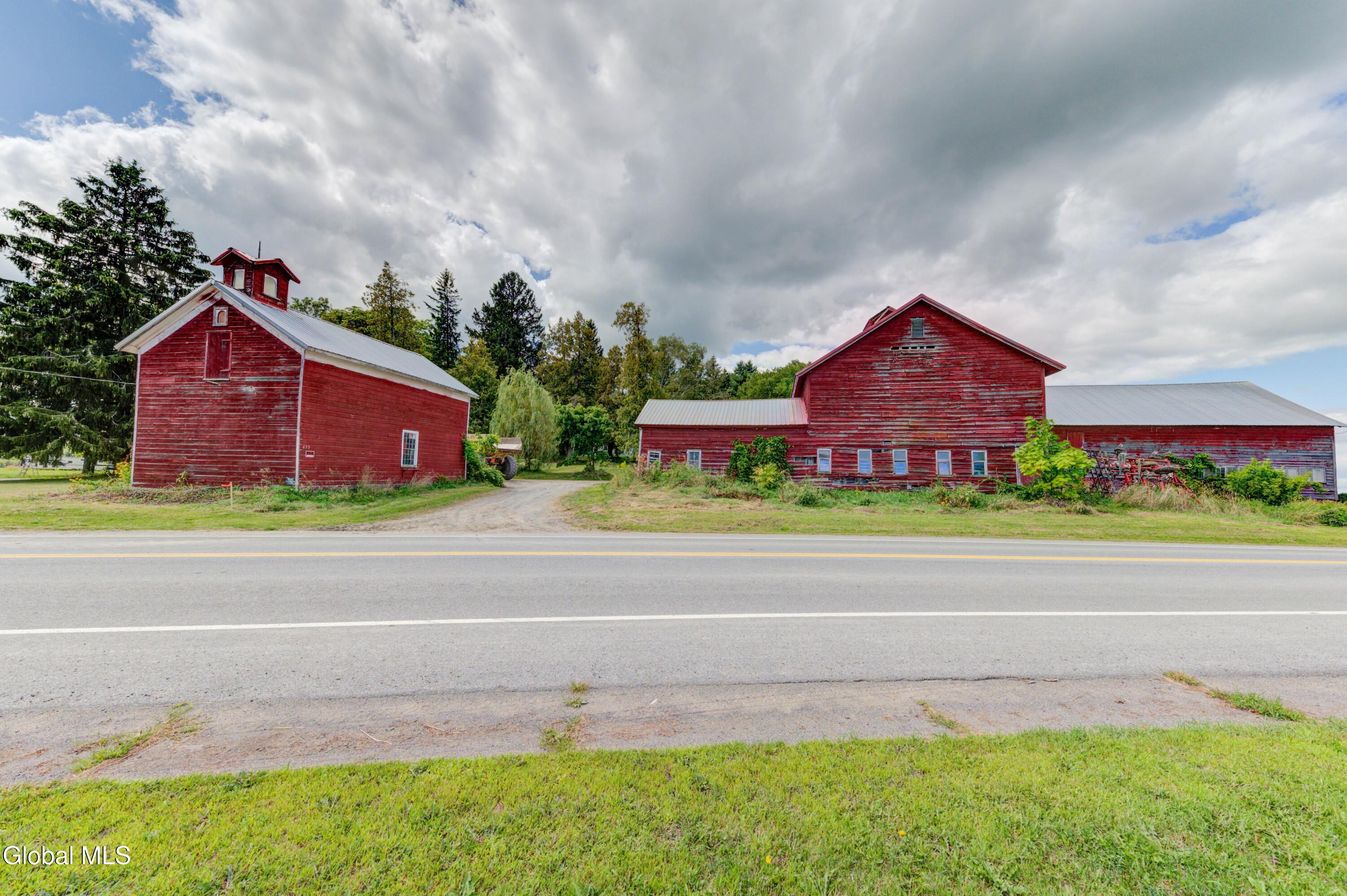 655 W Lykers Road Sprakers NY 12166