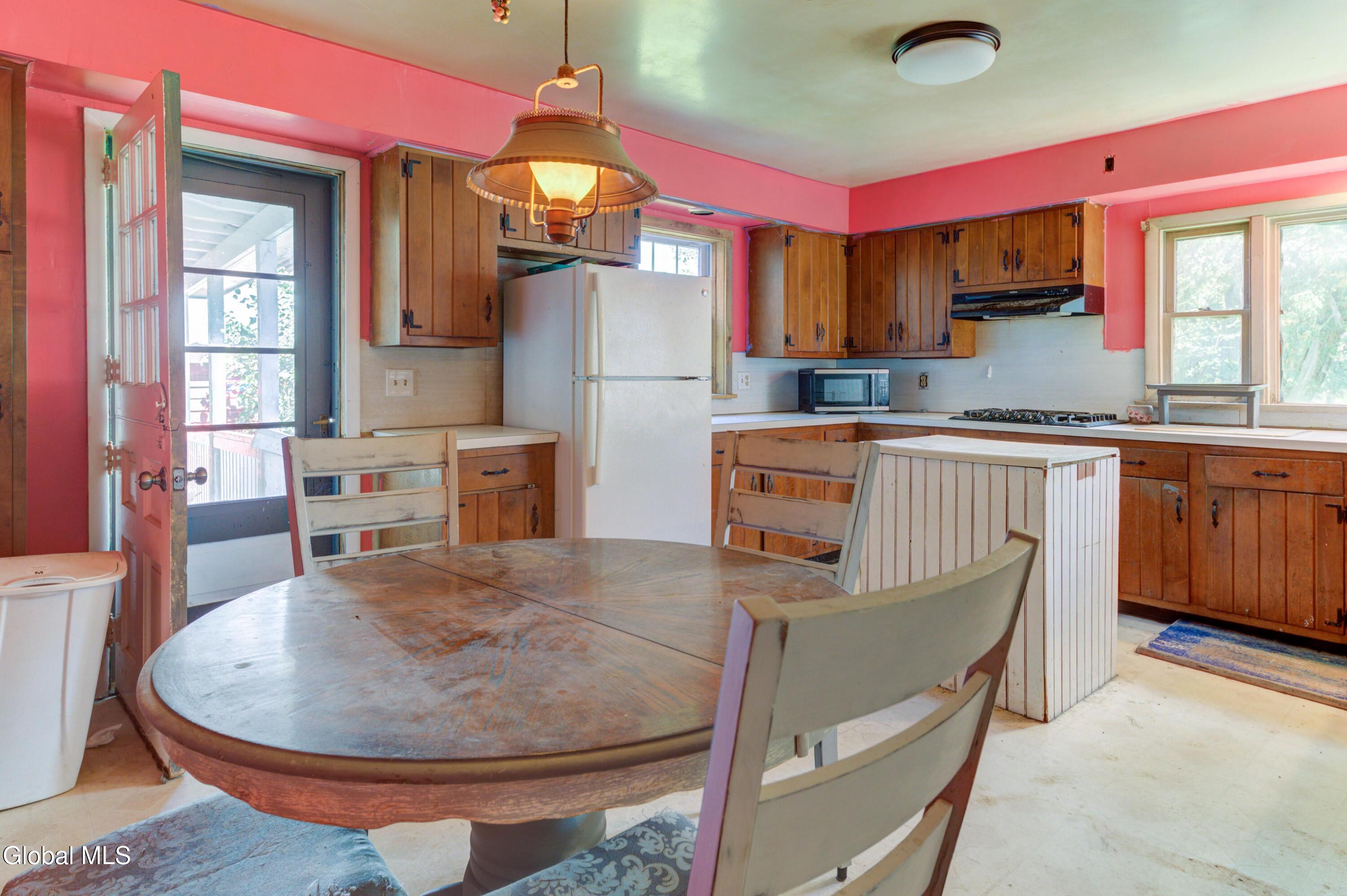 655 W Lykers Road Sprakers NY 12166