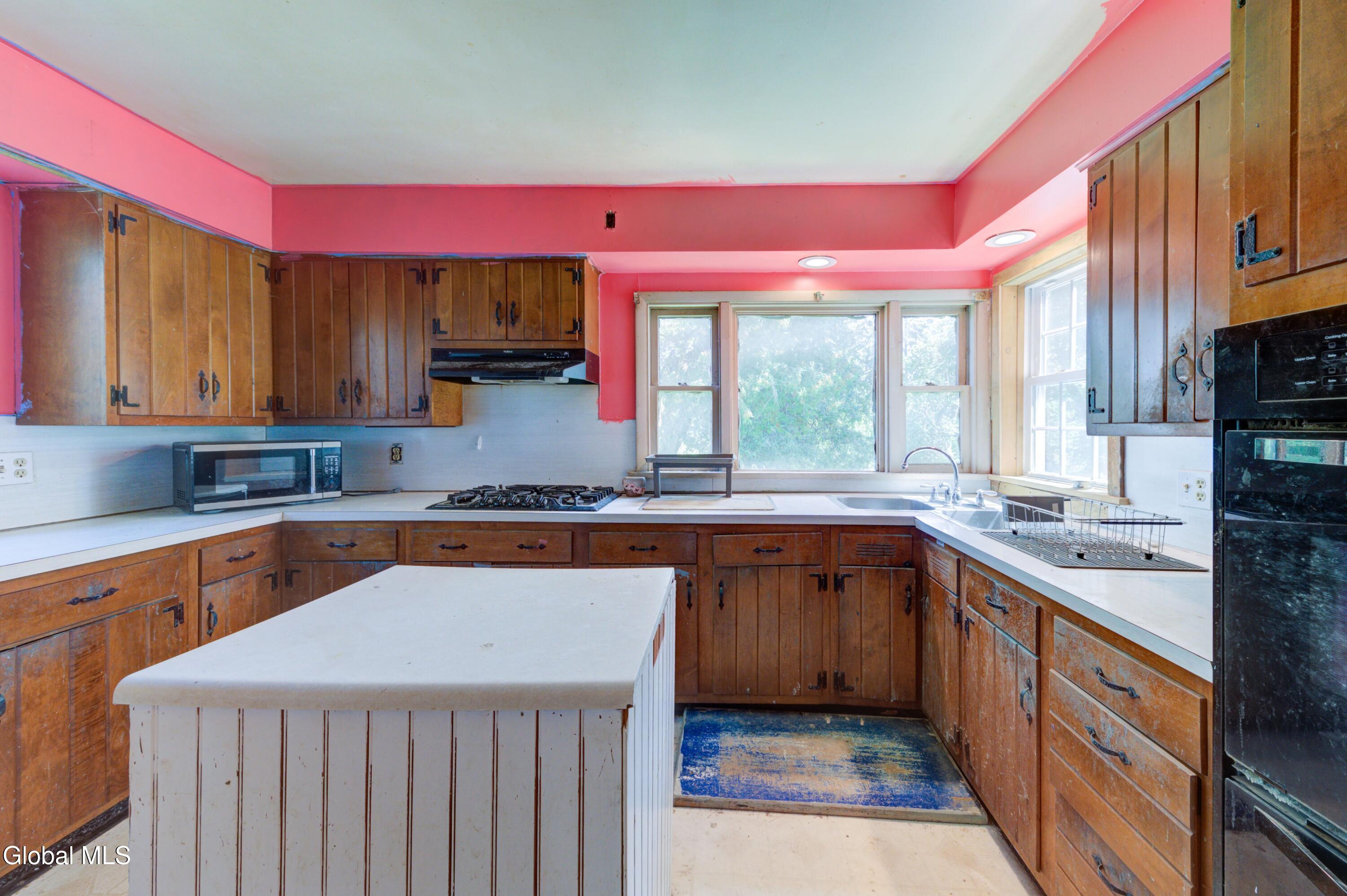 655 W Lykers Road Sprakers NY 12166