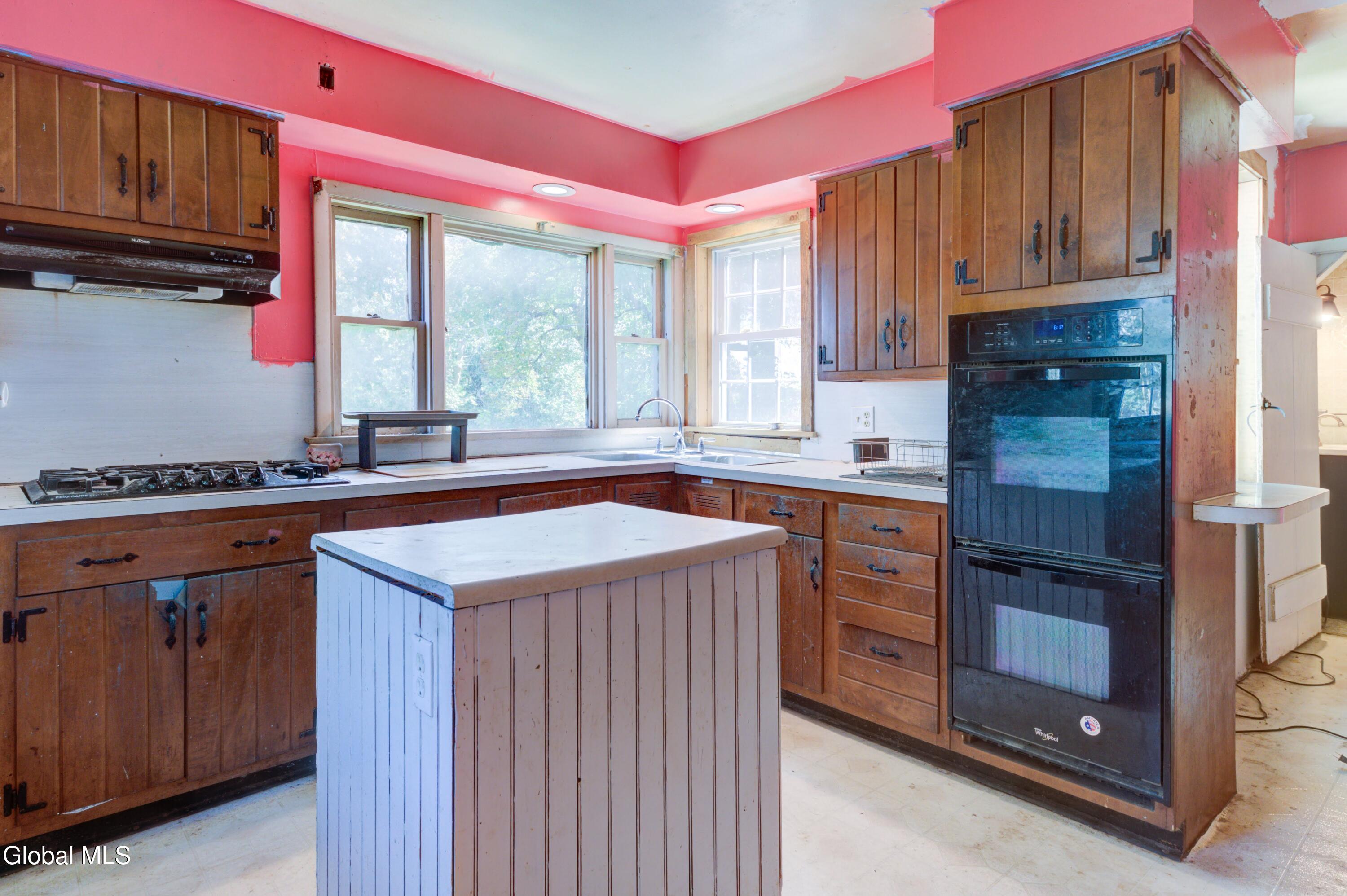 655 W Lykers Road Sprakers NY 12166