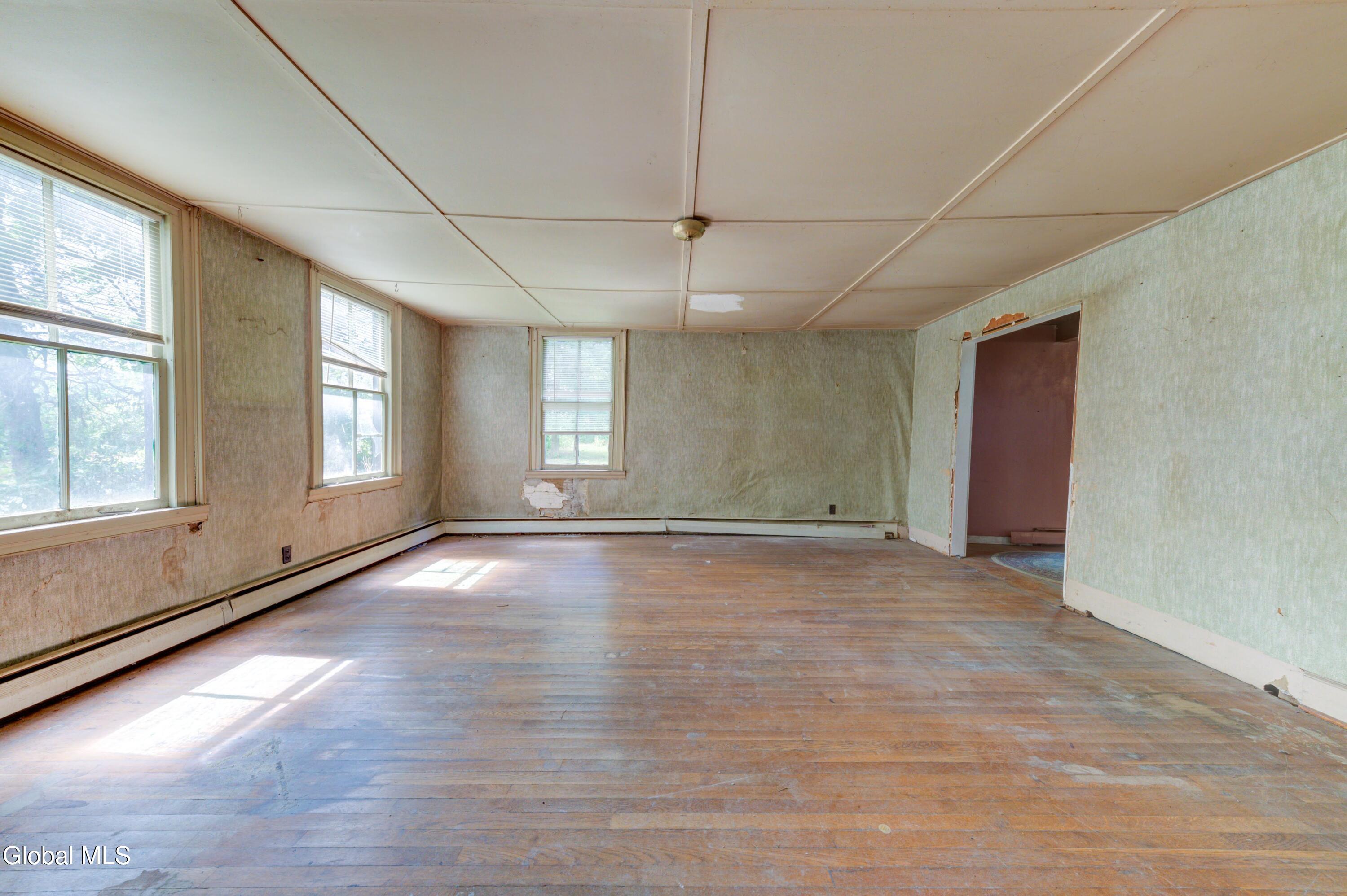 655 W Lykers Road Sprakers NY 12166