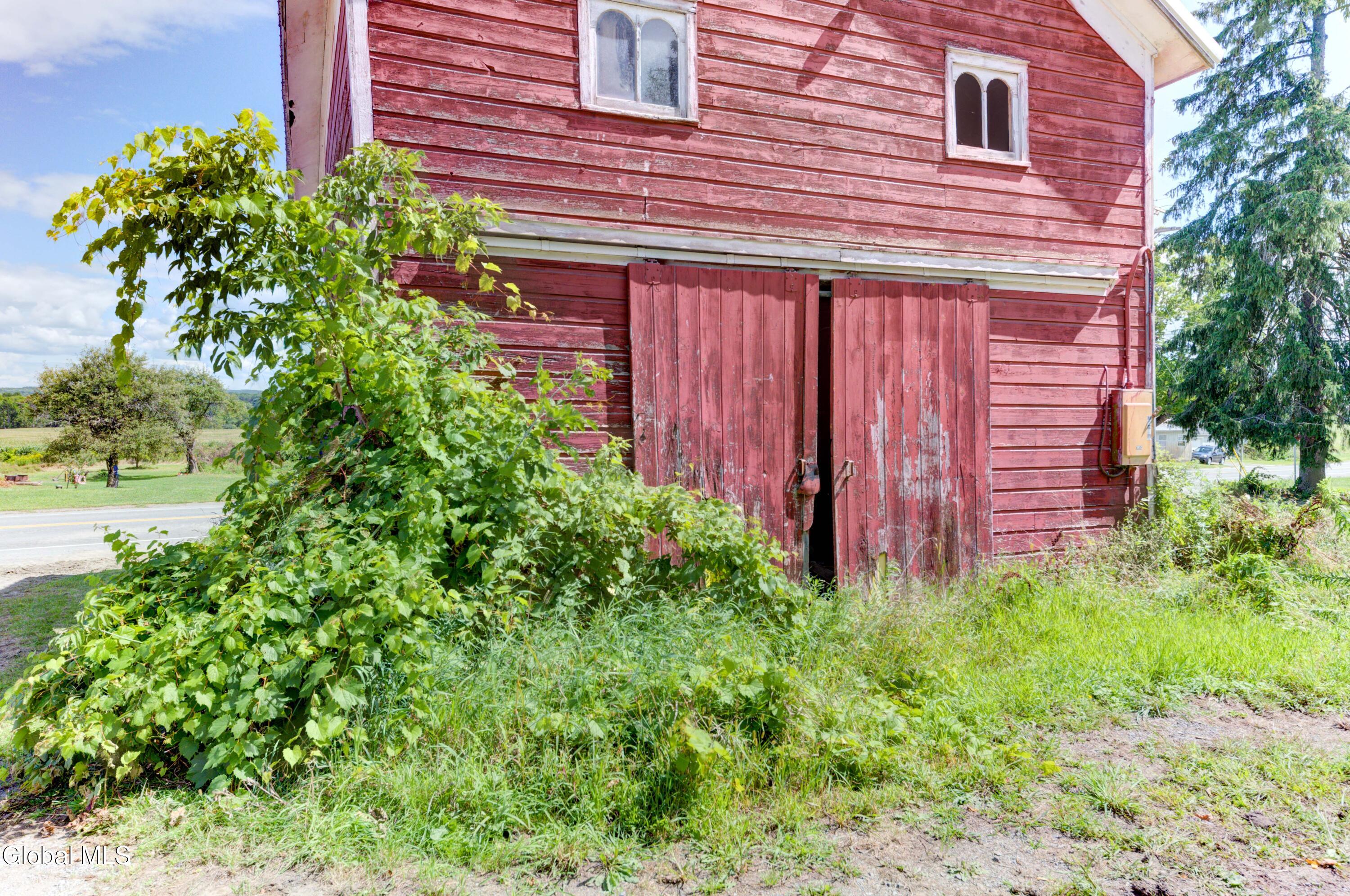 655 W Lykers Road Sprakers NY 12166