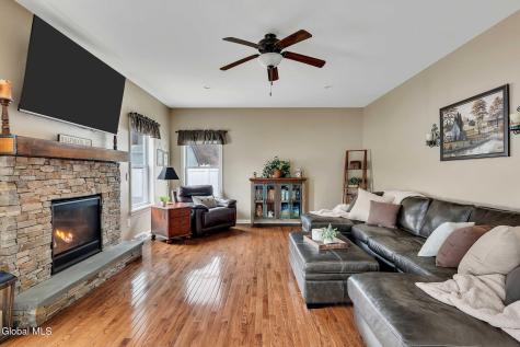 6 Jennifer Drive Mechanicville NY 12118