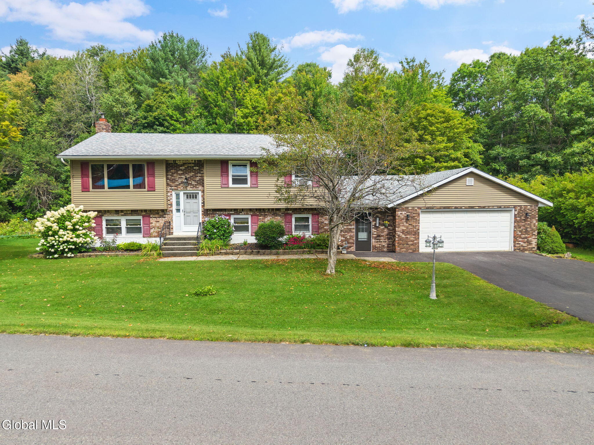242 Burdick Road Gloversville NY 12078