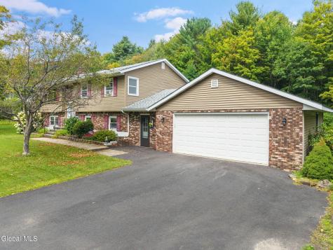 242 Burdick Road Gloversville NY 12078