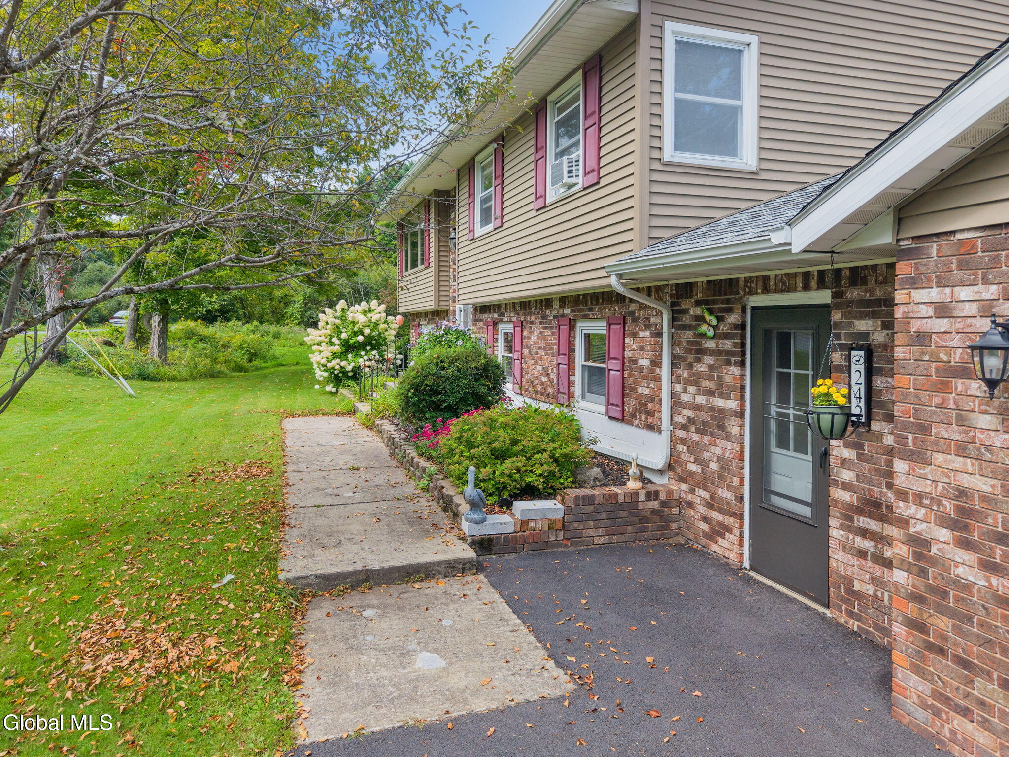 242 Burdick Road Gloversville NY 12078