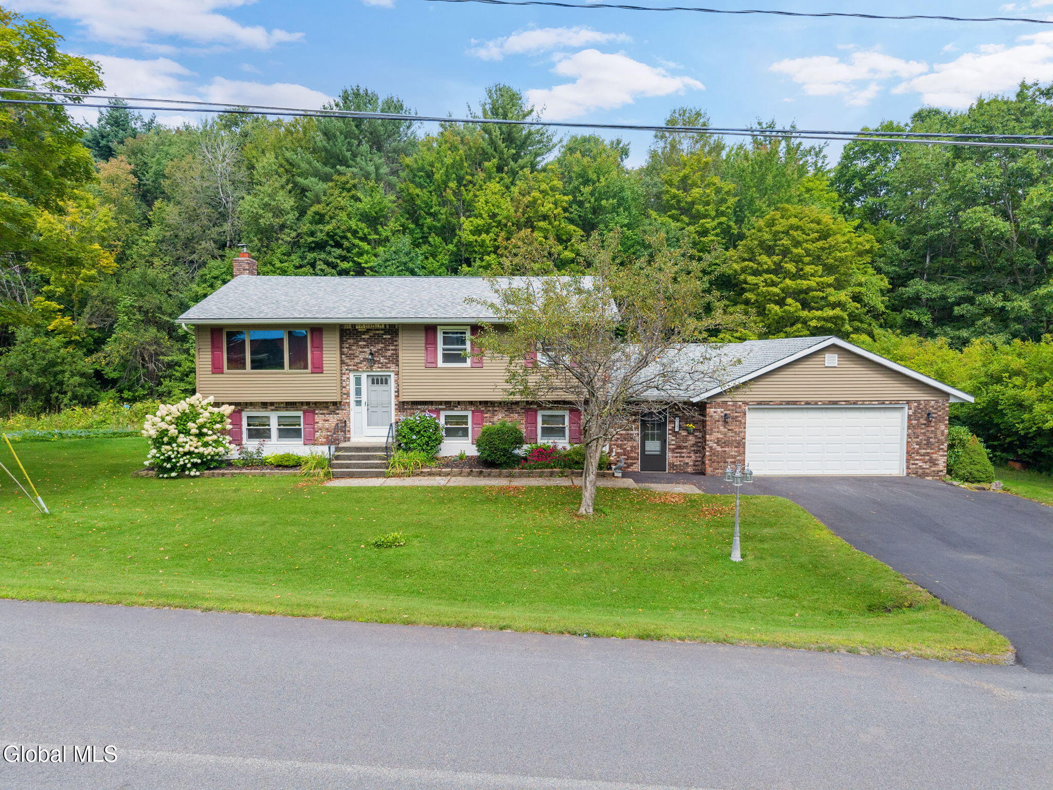 242 Burdick Road Gloversville NY 12078