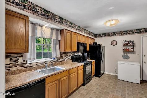1180 Laural Lane Malta NY 12020