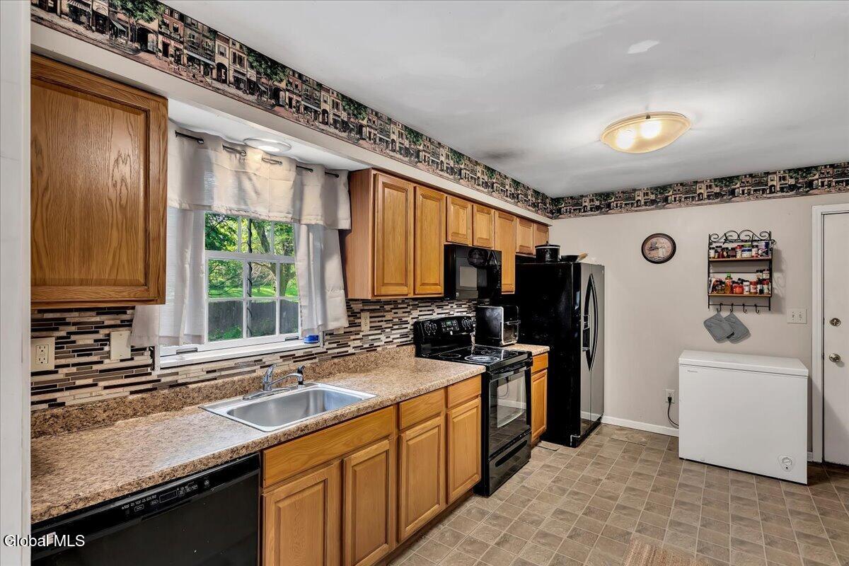 1180 Laural Lane Malta NY 12020