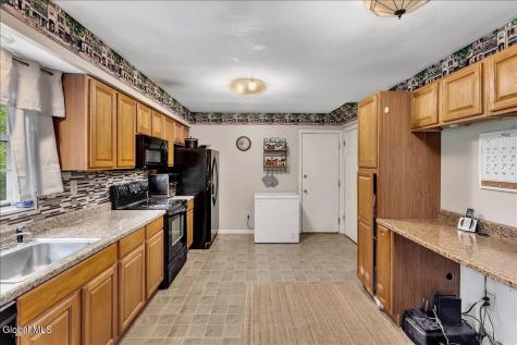 1180 Laural Lane Malta NY 12020
