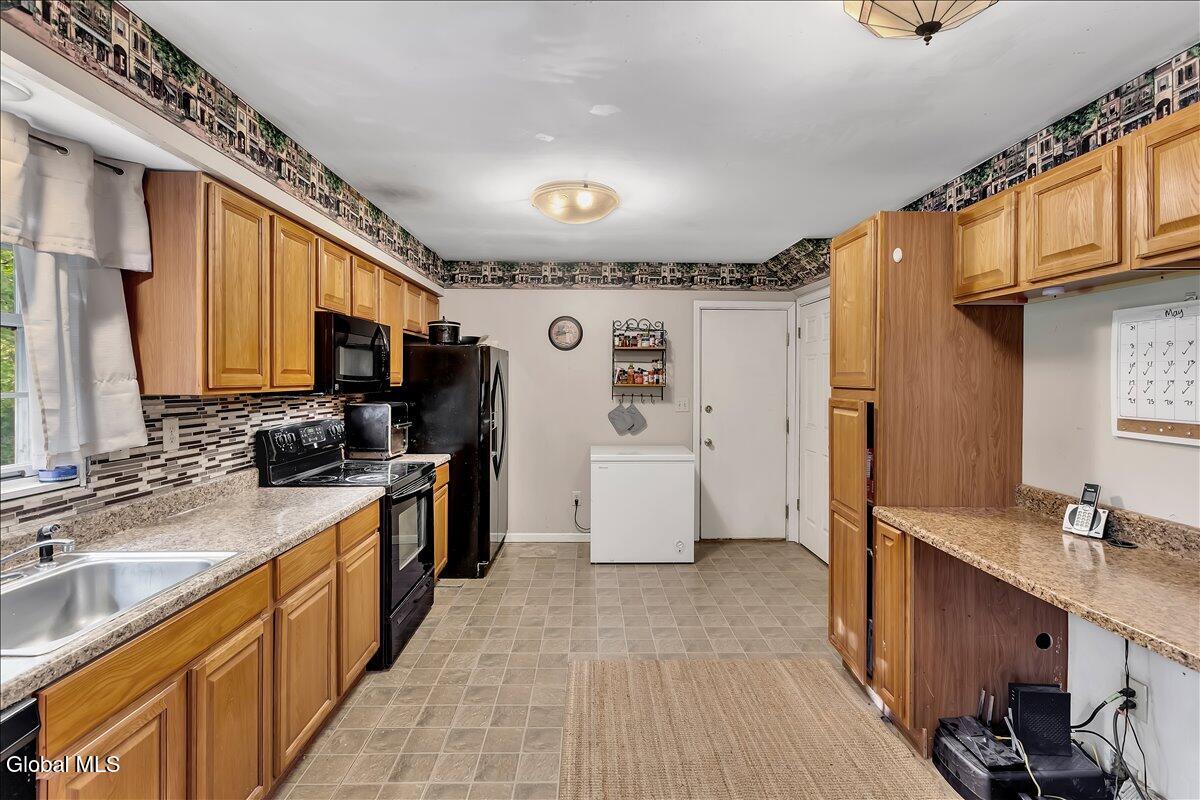 1180 Laural Lane Malta NY 12020
