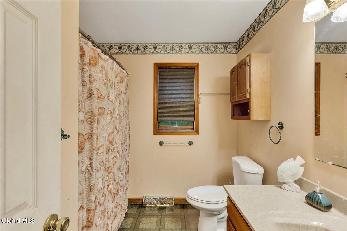 1180 Laural Lane Malta NY 12020
