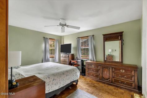 1180 Laural Lane Malta NY 12020