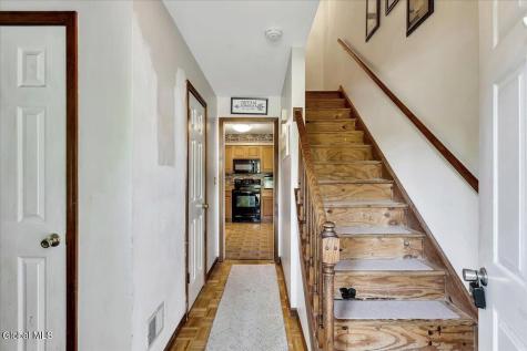 1180 Laural Lane Malta NY 12020